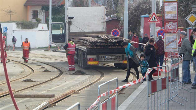 Rekonstrukce tramvajové trati v Kobylisích.