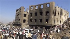 Následky náletu v jemenském mst Jaríd (31. bezna 2015)