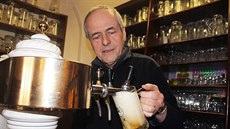 Petr Pavlas, majitel klatovského podniku Modrý abbé. Petr Pavlas, majitel klatovského podniku Modrý abbé.