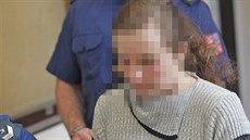 Obžalovaná žena z Krnova u soudu (1. dubna 2015) Obžalovaná žena z Krnova u soudu (1. dubna 2015)