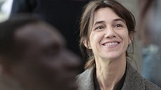 Z filmu Samba (Omar Sy a Charlotte Gainsbourgová) Z filmu Samba (Omar Sy a Charlotte Gainsbourgová)