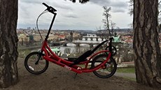 Extravagantní dopravní prostředek, který vám pomůže s fyzičkou. Extravagantní dopravní prostředek, který vám pomůže s fyzičkou.