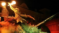 Obří drak je zapsaný v Guinessově knize rekordů jako největší kráčející robot. Obří drak je zapsaný v Guinessově knize rekordů jako největší kráčející robot.