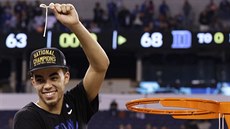 Tyus Jones dovedl basketbalisty Duke k titulu v univerzitní soutěži NCAA,... Tyus Jones dovedl basketbalisty Duke k titulu v univerzitní soutěži NCAA,...