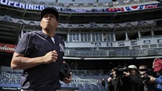 Alex Rodriguez po roce a pl oblékl res New York Yankees. Alex Rodriguez po roce a pl oblékl res New York Yankees.