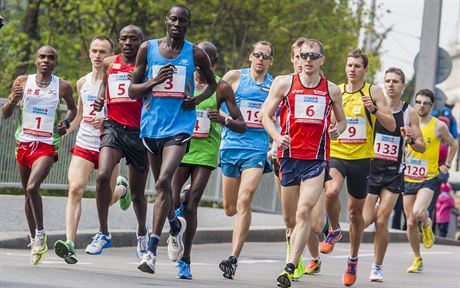 Trasa plmaratonu je letos jiná. Pobí se na dv kola, od tradiního startu na...