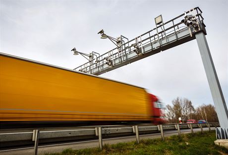 Prostednictvím mýtných bran se mýtné v esku vybírá od roku 2007 na více ne 1 400 kilometrech dálnic, rychlostních silnic a vybraných ástech silnic první tídy. 