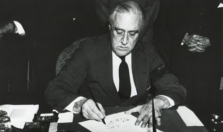 Franklin D. Roosevelt pi vyhláení války Japonskému císaství
