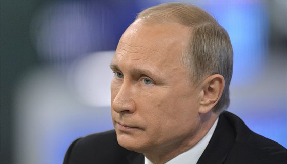 Vladimir Putin bhem televizní besedy s národem (16. dubna 2015)