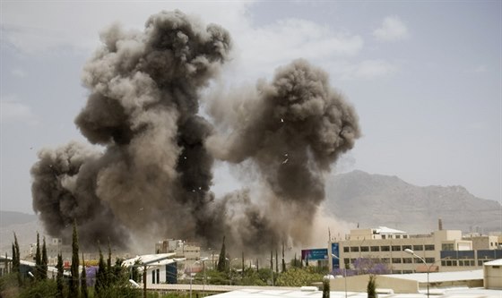 Situace v Saná je podle místních kritická (8. dubna 2015)