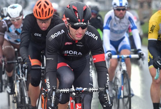 Cyklista Jan Bárta na trati klasiky Milán-San Remo