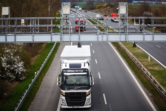 Prostednictvím mýtných bran se mýtné v esku vybírá od roku 2007 na více ne 1400 kilometrech komunikací. 