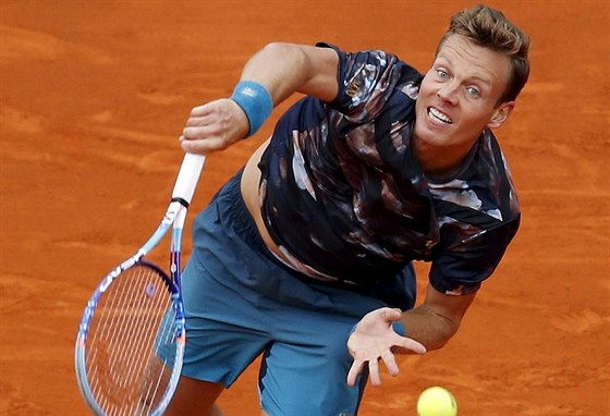 SERVIS. Tomá Berdych ve finále turnaje v Monte Carlu.