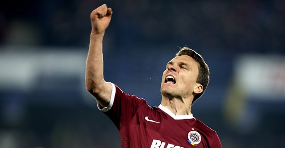 Sparanský kapitán David Lafata slaví gól v derby praských S proti Slavii.