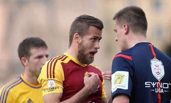 KONEC DISKUSÍ. A eská liga zavede videorozhodí, hádek fotbalist s rozhodím ubude.