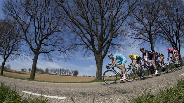 Cyklisté na trati ardénské klasiky Amstel Gold Race. Zleva Laurens De Vreese,... Cyklisté na trati ardénské klasiky Amstel Gold Race. Zleva Laurens De Vreese,...