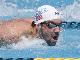 Americk plavec Michael Phelps vyhrl na mtinku v arizonsk Mese zvod na 100...