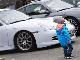 Djiny znaky Porsche se zaaly psát 3. záí 1875 ve Vratislavicích nad Nisou....