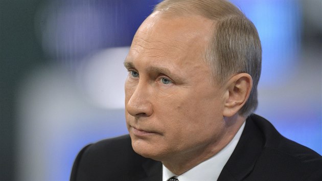 Vladimir Putin bhem televizní besedy s národem (16. dubna 2015)