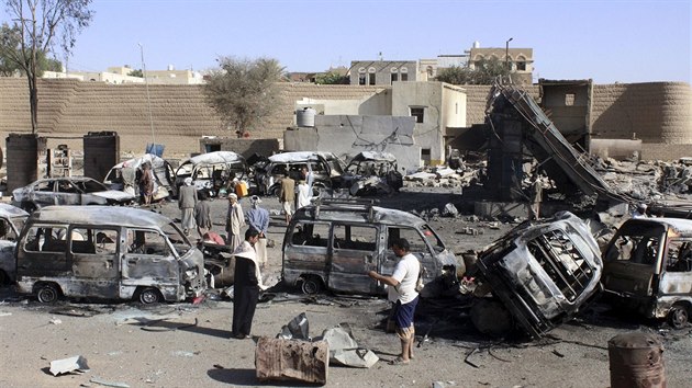 Nsledky leteckho deru v Saad (16. dubna 2015).