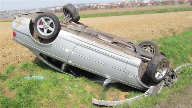 Havarovan BMW, jeho idie hledal na Zlnsku policejn psovod.