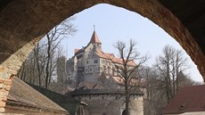 Hrad Pernštejn v dnešní podobě. Hrad Pernštejn v dnešní podobě.