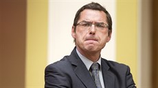 Pražští opoziční zastupitelé se pokouší na mimořádném jednání pražského... Pražští opoziční zastupitelé se pokouší na mimořádném jednání pražského...