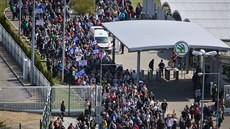 Aby mohli dojít na protest, přestali někteří zaměstnanci pracovat o hodinu... Aby mohli dojít na protest, přestali někteří zaměstnanci pracovat o hodinu...
