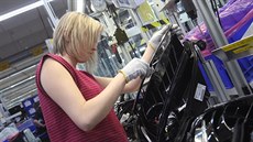 Mohelnická Hella Autotechnik se zaměřuje především na výrobu světlometů pro... Mohelnická Hella Autotechnik se zaměřuje především na výrobu světlometů pro...