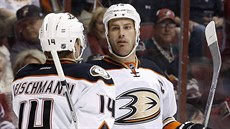 Tomáš Fleischmann (vlevo) a Ryan Getzlaf oslavují gól Anaheimu. Tomáš Fleischmann (vlevo) a Ryan Getzlaf oslavují gól Anaheimu.