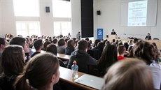 Americký velvyslanec Andrew Schapiro debatoval se studenty Masarykovy...