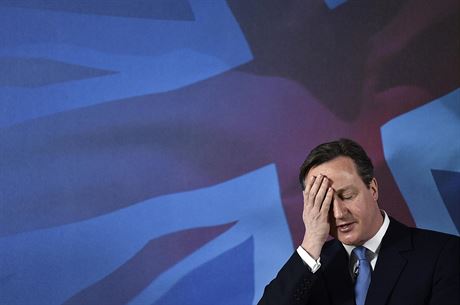 Britský premiér David Cameron pi projevu v Londýn. (26. dubna 2015)
