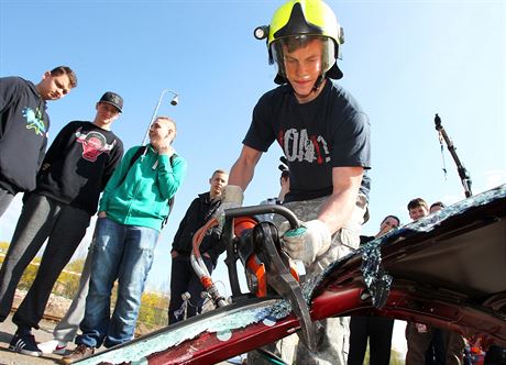 V Preventivním vlaku si mohou zájemci vyzkouet práci hasi pi dopravní...