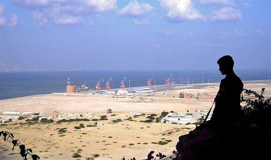 Pohled na pákistánský pístav Gvadar, který by se ml stát ínskou branou do...