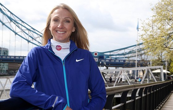 Britská atletka Paula Radcliffeová drí od roku 2003 svtový rekord na...