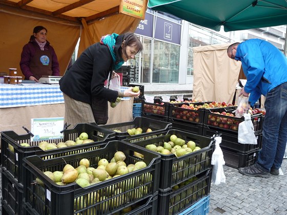 Farmái na Andlu prodávají vlastní jablka a hruky.