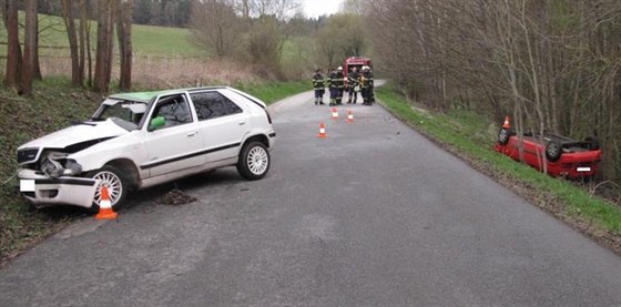 Nehoda dvou aut se stala ve tvrtek odpoledne u Romberka nad Vltavou.