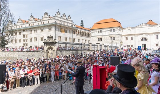 Také letos se uskutení oficiální zahájení lázeské sezony v Litomyli na zámeckém návrí. 