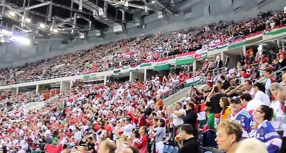 Maartí hokejoví fanouci v Krakov.