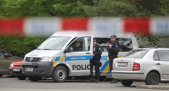 Policie nala pi zásahu proti extrémistm v Brn-Králov Poli výbuninu...