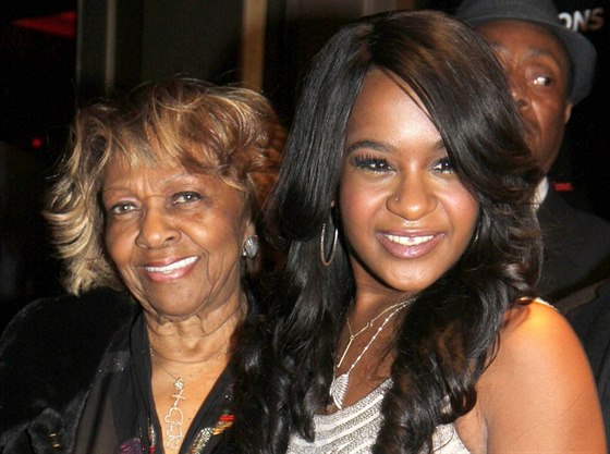 Cissy Houstonová a její vnuka Bobbi Kristina Brownová (New York , 22. íjna...