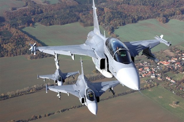 Bojový letoun Jas-39 Gripen.