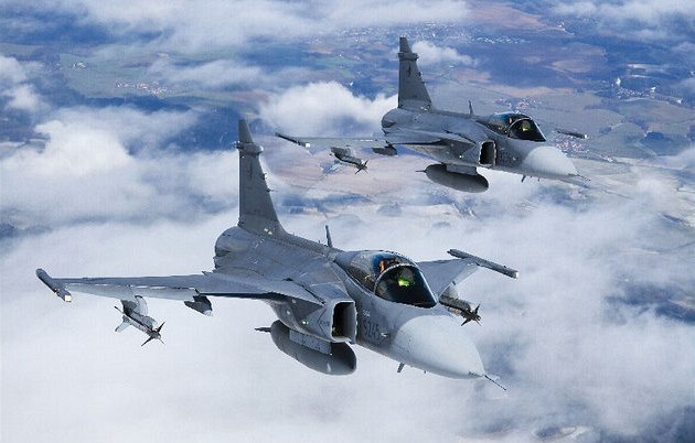 Bojový letoun Jas-39 Gripen.