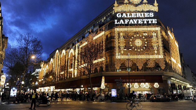 Galerie Lafayette na Haussmannov bulvru pat k nejznmjm a nejluxusnjm obchodnm domm v Pai.