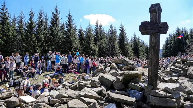 Mohyle vvod k, kter v jnu 1946 vztyili zakladatel Ivaneny. (25. dubna 2015)