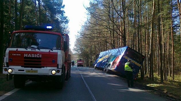 Nehoda autobusu u Dolnho ru na Jindichohradecku.