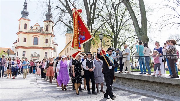 V Litomyli zahjili sezonu duevnch lzn. O jedinenou atmosfru se postarali nadenci v mezivlench odvech i majitel vetern (25. dubna 2015).