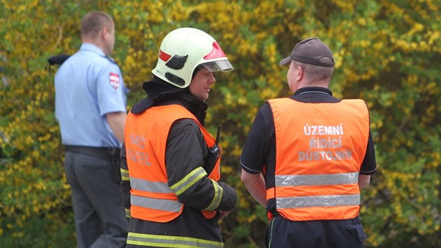 V byt v Brn-Krlov Poli nala policie vbuninu. Na mst jsou i hasii. (28.4.2015)