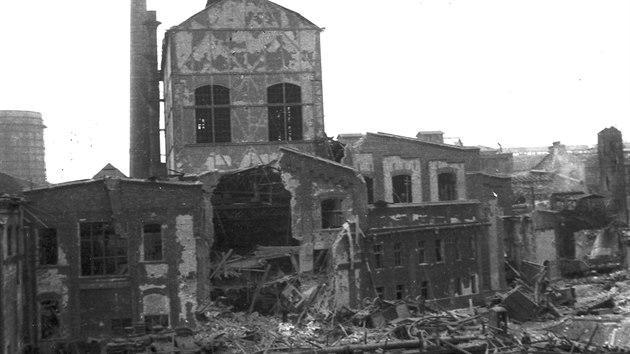 Plze po nletu 25. dubna 1945. kodovka, kter tehdy patila k nejvznamnjm zbrojovkm Tet e, byla po zsahu bomb v troskch.