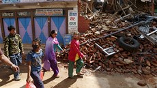 Nepál se stále vzpamatovává z niivého zemtesení (29. dubna)